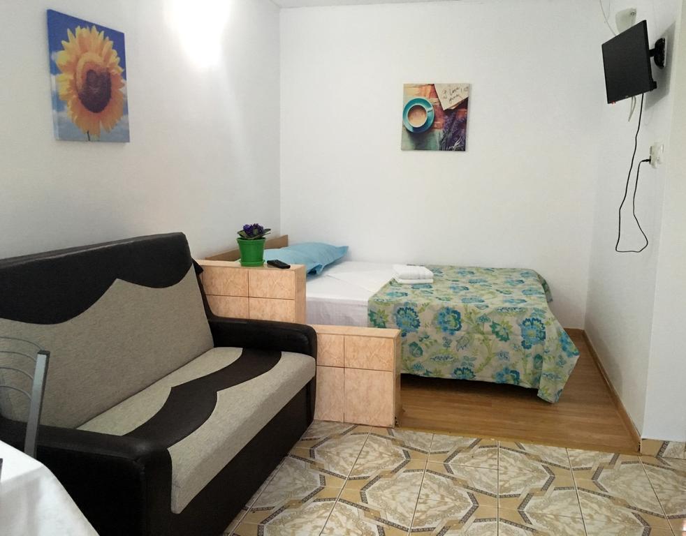 Apartamente Rodica Западен Ефорие Екстериор снимка